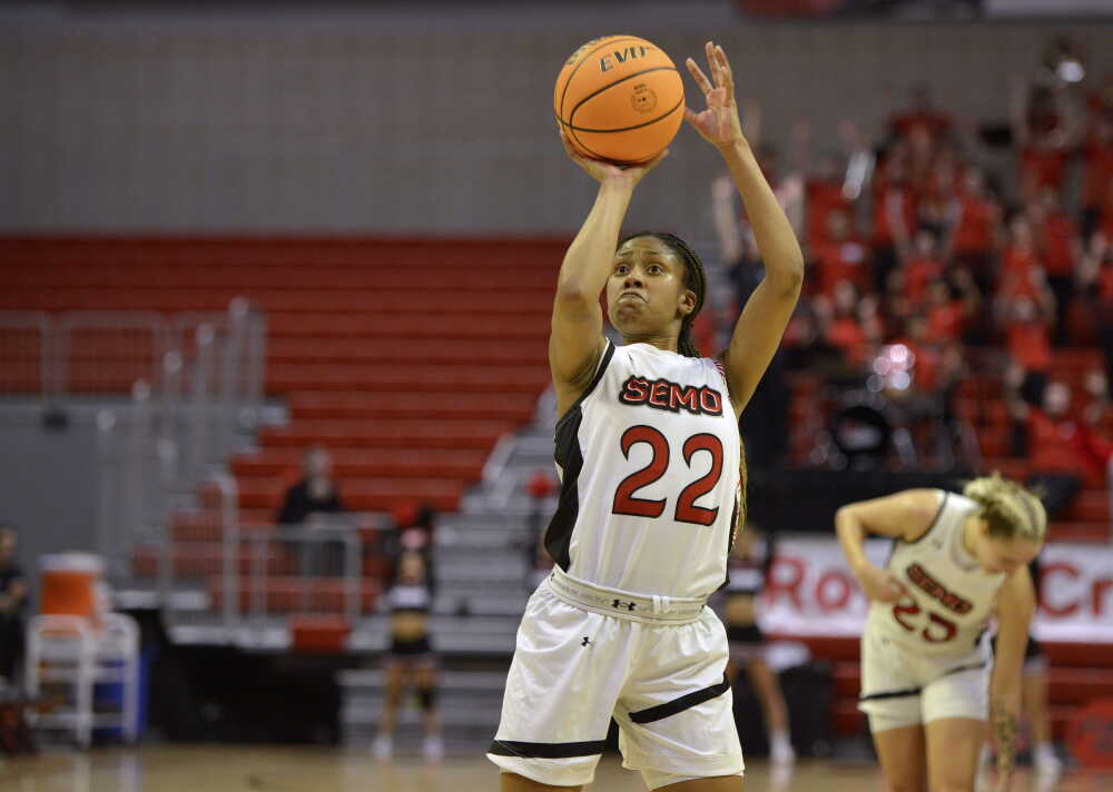 Tennessee-Martin doubleheader ends in sweeping loss for Redhawks