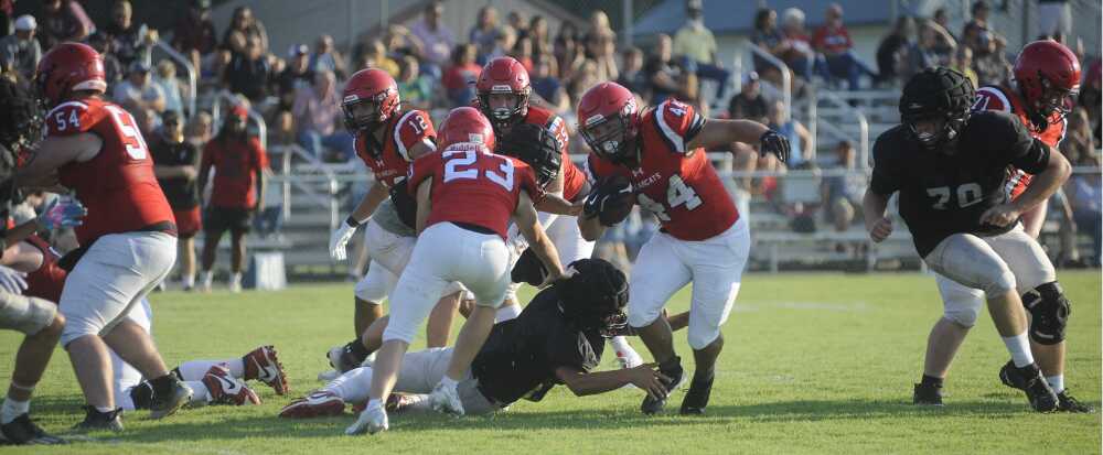 Dexter FB looks sharp in dominating jamboree