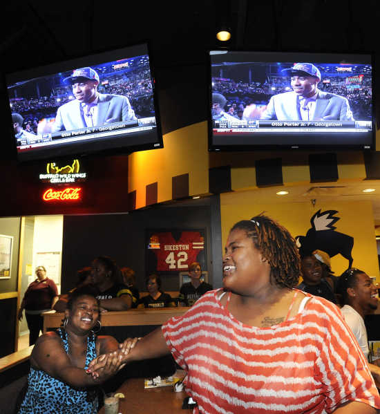 Family, friends celebrate at NBA draft watch party as Former