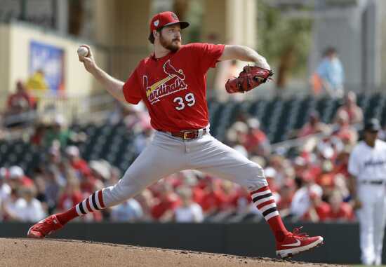 Wainwright, Mikolas to start first two Cardinals spring training games