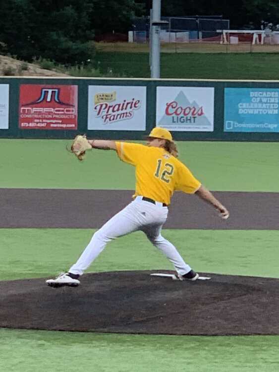 Extra Innings Bases-Loaded Walk Gives Catfish W