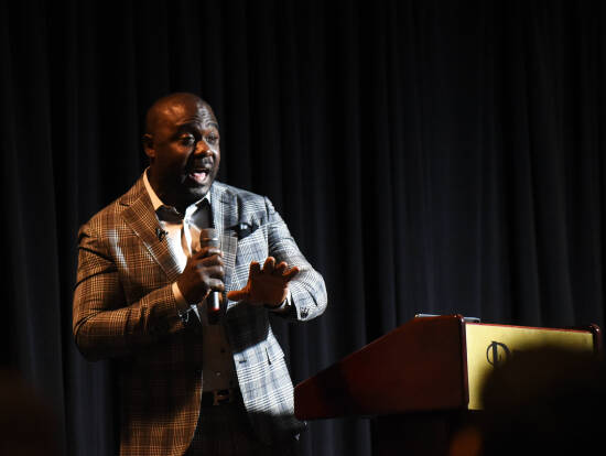 Photo: Marshall Faulk at Pro Football Hall of Fame Enshrinement -  CLV2011080606 