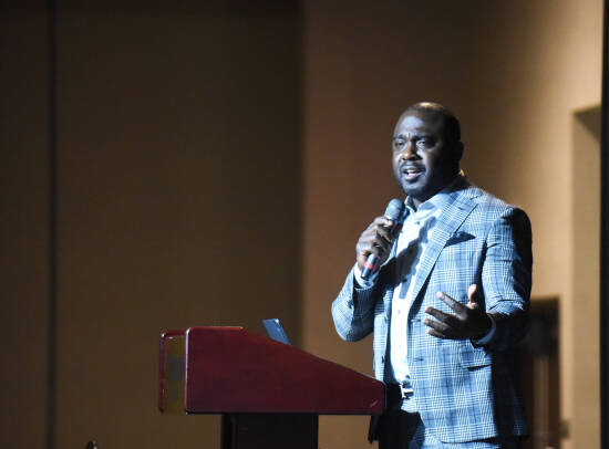 Photo: Marshall Faulk at Pro Football Hall of Fame Enshrinement -  CLV2011080606 