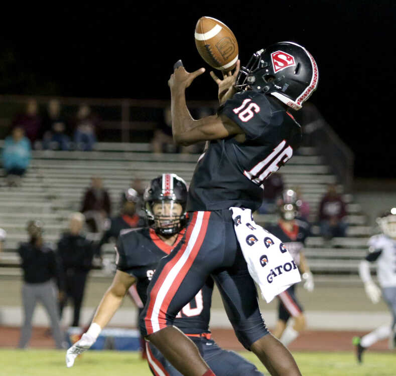 High School Sports: Offense sputters late for Sikeston Silver Sox