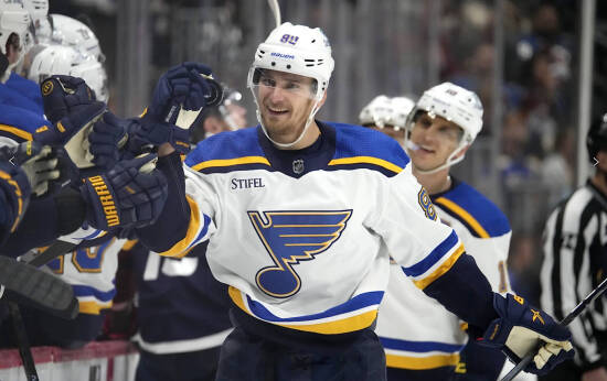 Thomas extends points streak to lead Blues past Sharks 3-1