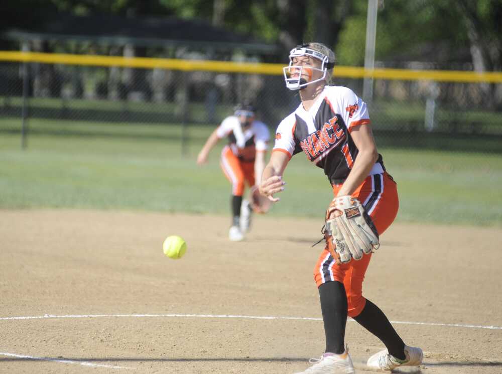 Carlton leading surging Advance/Bell City SB as postseason nears